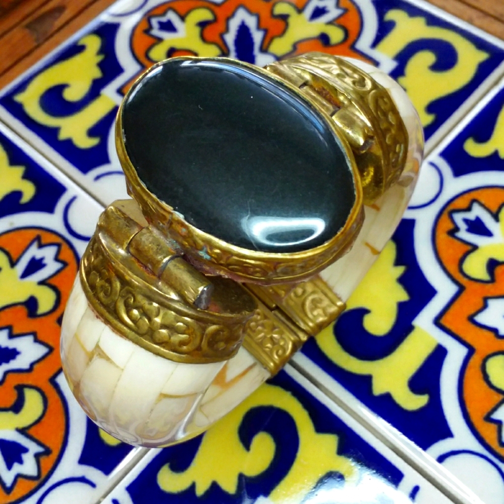 Made in INDIA Bone/Stone & Brass Detail Bracelet